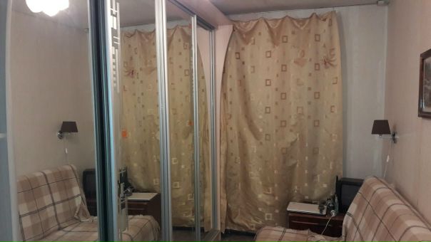 Сдам комнату чистоплотной девушке без гостей и в/п.<br>Для проживания есть все необходимое, большой зеркальный шкаф, кровать, комод, телевизор, мультиварка, микроволновая печь, нов. газовая плита, большая кладовая комната. Свежий косм. ремонт. Комната не проходная. Оплата 15 тыс.в месяц, с учетом коммунальных платежей. Без комиссии!!! Залог за месяц - возвращается при выезде. Бесплатный высокоскоростной интернет. Дом расположен в тихом дворе. Развитая инфраструктура, в пешей доступности гипермаркет Ашан. Я собственник! В соседях мы молодая пара<br>До метро Братиславская 10 мин. пешком.<br>Заезд возможен с 7 ноября.<br>Сдача жилья по договору.<br> Бессонов - фото Фото: Сдам комнату чистоплотной девушке без гостей и в/п.<br>Для проживания есть все необходимое, большой зеркальный шкаф, кровать, комод, телевизор, мультиварка, микроволновая печь, нов. газовая плита, большая кладовая комната. Свежий косм. ремонт. Комната не проходная. Оплата 15 тыс.в месяц, с учетом коммунальных платежей. Без комиссии!!! Залог за месяц - возвращается при выезде. Бесплатный высокоскоростной интернет. Дом расположен в тихом дворе. Развитая инфраструктура, в пешей доступности гипермаркет Ашан. Я собственник! В соседях мы молодая пара<br>До метро Братиславская 10 мин. пешком.<br>Заезд возможен с 7 ноября.<br>Сдача жилья по договору.<br> Бессонов