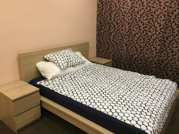 г. Санкт-Петербург<br>Ул. Гаванская 49<br>Сдается просторная светлая комната 20 кв.м. на длительный срок девушке или двум девушкам. 3-й этаж, евро-ремонт, высокие натяжные потолки, современное освещение, стеклопакет, wi-fi, вся техника качественная и новая (ЖК телевизор 55 дюймов, холодильник, стиральная машина, пылесос, микроволновка, кухонная плита). Хорошие соседи. До метро 12-13 минут пешком. 15 т.р. + КУ. Залог можно разбить. Комиссия 50% - фото Фото: г. Санкт-Петербург<br>Ул. Гаванская 49<br>Сдается просторная светлая комната 20 кв.м. на длительный срок девушке или двум девушкам. 3-й этаж, евро-ремонт, высокие натяжные потолки, современное освещение, стеклопакет, wi-fi, вся техника качественная и новая (ЖК телевизор 55 дюймов, холодильник, стиральная машина, пылесос, микроволновка, кухонная плита). Хорошие соседи. До метро 12-13 минут пешком. 15 т.р. + КУ. Залог можно разбить. Комиссия 50%