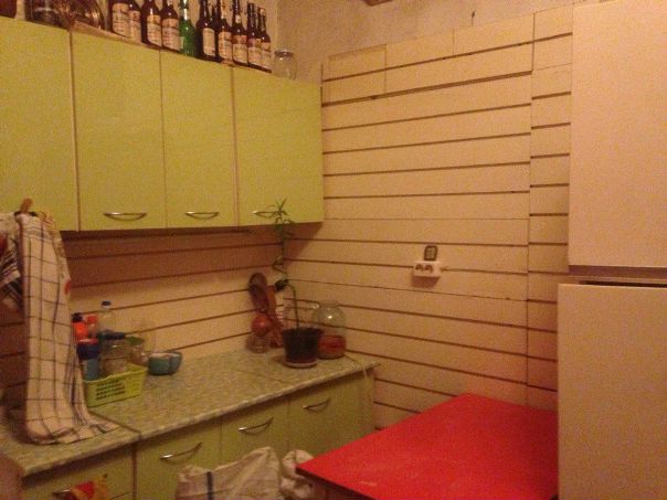 #спб СРОЧНОСОБСТВЕННИКВ Петроградском районе, метро спортивная, Сдаётся комната 14 кв.м, в 4-х комнатной квартире. Соседи семья с детьми, тихие. 5-7 минут до метро Спортивная, 15 мин. до Горьковской. В уютной комнате есть холодильник, мультиварка, большой комод, кровать, два журнальных столика, обеденный стол, стулья, маленькие кухонные диванчики, настенные полки. Так же, на кухне есть посуда и стиральная машинка. Комната уютная, тёплая, с красивыми обоями( недавно был ремонт), что создают тёплую атмосферу. В доме находится магазин Дикси, хозяйственный магазин, разливное пиво, ателье(довольно таки дешевое) есть парковочное место в закрытом дворе, в пяти минутах Александровский парк, Петропавловская крепость. Так же очень близко расположены 2 кинотеатра рядом, бары, школы, библиотека, детские садики и отличная детская площадка напротив дома. До центра 15 минут на машине, пешком 30 минут, прогулочным шагом, до дворцовой площади и марсового поля. Стоимость комнаты 12 000 тыс. +ку (около 1500), + Залог полная стоимость + Свет 200руб. + газ 300руб.+ wi-fi 300руб.<br><br>Открыть все контакты собственников на стене и получить приглашение к закрытой базе - 299 рублей в неделю можно через вкладку ТОВАРЫ или написав в СООБЩЕНИЯ СООБЩЕСТВА - фото Фото: #спб СРОЧНОСОБСТВЕННИКВ Петроградском районе, метро спортивная, Сдаётся комната 14 кв.м, в 4-х комнатной квартире. Соседи семья с детьми, тихие. 5-7 минут до метро Спортивная, 15 мин. до Горьковской. В уютной комнате есть холодильник, мультиварка, большой комод, кровать, два журнальных столика, обеденный стол, стулья, маленькие кухонные диванчики, настенные полки. Так же, на кухне есть посуда и стиральная машинка. Комната уютная, тёплая, с красивыми обоями( недавно был ремонт), что создают тёплую атмосферу. В доме находится магазин Дикси, хозяйственный магазин, разливное пиво, ателье(довольно таки дешевое) есть парковочное место в закрытом дворе, в пяти минутах Александровский парк, Петропавловская крепость. Так же очень близко расположены 2 кинотеатра рядом, бары, школы, библиотека, детские садики и отличная детская площадка напротив дома. До центра 15 минут на машине, пешком 30 минут, прогулочным шагом, до дворцовой площади и марсового поля. Стоимость комнаты 12 000 тыс. +ку (около 1500), + Залог полная стоимость + Свет 200руб. + газ 300руб.+ wi-fi 300руб.<br><br>Открыть все контакты собственников на стене и получить приглашение к закрытой базе - 299 рублей в неделю можно через вкладку ТОВАРЫ или написав в СООБЩЕНИЯ СООБЩЕСТВА