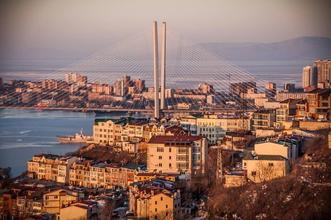 Санкт вест владивосток