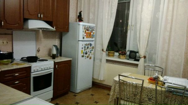 Фото: Сдается 3-х комнатная квартира в Павшинской пойме на ул.Спасская д.1. <br>Квартира после евроремонта, оборудована всей бытовой техникой и качественной мебелью. Полы с подогревом, кондиционеры, встроенные шкафы, раздельный санузел. В комнатах есть все для комфортного проживания. Этаж: 13/17, Общая площадь:67м2, Площадь кухни:11м2, Жилая площадь:35м2 (10+12+13). Дом находится на охраняемой территории с парковкой и видеонаблюдением в ЖК 