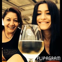 Deniz Çakır on Instagram: “Güzel günler görelim annem.. Ufku açık günler... İyi insanların elini tutup.. kıymet bilenlere gönül verdiğimiz.... Gözü...