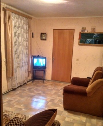 Продаю двухкомнатный дом в Центре 30м хороший ремонт, кухня и удобства в доме, окна мпо. Есть подвал, кладовка и прихожая. Находится в Центре рядом с Северными мостами.Идеально под сдачу в аренду. <br>1345тр <br>89086867974 - фото Фото: Продаю двухкомнатный дом в Центре 30м хороший ремонт, кухня и удобства в доме, окна мпо. Есть подвал, кладовка и прихожая. Находится в Центре рядом с Северными мостами.Идеально под сдачу в аренду. <br>1345тр <br>89086867974