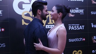 Cute Alia Bhatt & Shahid Kapoor shared The Warmest Vibes At GQ Style Awards 2018