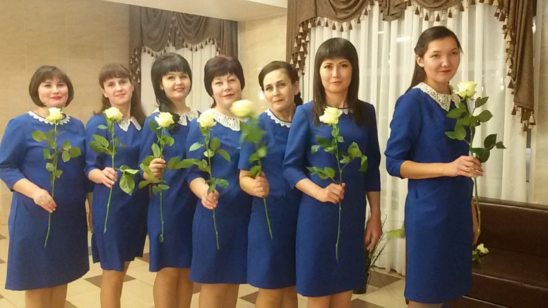 Ак розалар кызлар ансамбле