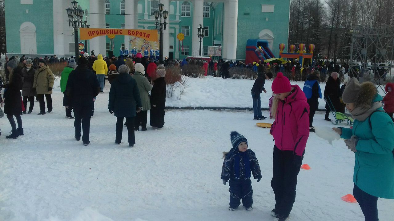 Завершение #блинчелленджа, или Как жители Ленобласти Масленицу проводили