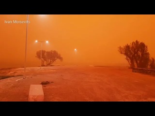 Оранжевая пыль превратила Крит в Марс (Barnaul22)