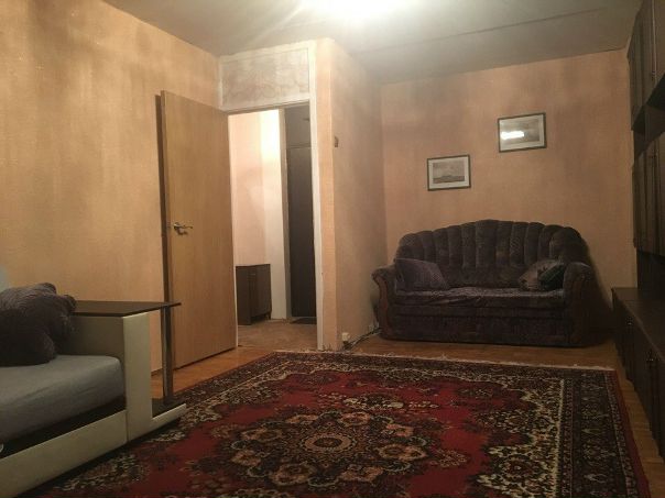 Сдаётся однокомнатная квартира.<br>Метро Каховская/Севастопольская (пешком 17 минут, транспортом 12).<br>Адрес: ул. Перекопская, д. 11, к. 1<br>5 этаж/ 12 этажного дома:<br>Площадь 36 м2<br>Совмещённый санузел.<br>В квартире все необходимое для проживания есть: шкафы, стиралка и т.д.<br>Балкон застеклён.<br>Домашние животные только мелкие.<br>Стоимость 30000р./месяц + расход по приборам учёта.<br>Возвращаемый депозит в размере месячной стоимости.<br>Комиссии нет.<br> Валяев - фото Фото: Сдаётся однокомнатная квартира.<br>Метро Каховская/Севастопольская (пешком 17 минут, транспортом 12).<br>Адрес: ул. Перекопская, д. 11, к. 1<br>5 этаж/ 12 этажного дома:<br>Площадь 36 м2<br>Совмещённый санузел.<br>В квартире все необходимое для проживания есть: шкафы, стиралка и т.д.<br>Балкон застеклён.<br>Домашние животные только мелкие.<br>Стоимость 30000р./месяц + расход по приборам учёта.<br>Возвращаемый депозит в размере месячной стоимости.<br>Комиссии нет.<br> Валяев