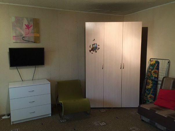 Фото: С 10 декабря СДАЮ свою 1-ком кв.(35 м2) НА ДЛИТЕЛЬНЫЙ СРОК! <br>В квартире есть вся необходимая бытовая техника и мебель. <br>Адрес: Балаклавский проспект дом 34 корп.1. До метро Севастопольская(Каховская) 10 мин. пешком. Окна во двор(тихо и зелено), рядом парк с прудом, а через дорогу начинается большой лесопарк, круглосуточный м-н Пятерочка. <br>Цена 35 тыc. в стоимость включены все коммунальные платежы(свет, вода) и безлимитный Wi-Fi. <br>Рассматриваю славян!! Семейную пару, девушку или 2-х девушек.