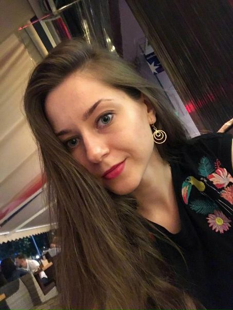 Фото: Добрый вечер! Срочно сниму комнату в г. Щёлковожелательно в центре, в пределах 10тыс. До 20 октября нужно переехать.<br>Снимать буду я одна, мне 25 лет, работаю врачом-дерматовенерологом, не курю, животных нет. Порядок и чистоту гарантирую.<br>Все предложения в лс или звоните 89605610285.<br> Цыбенкова