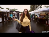 Это нужно видеть! Angela White гуляет и трясет своей офигенной грудью