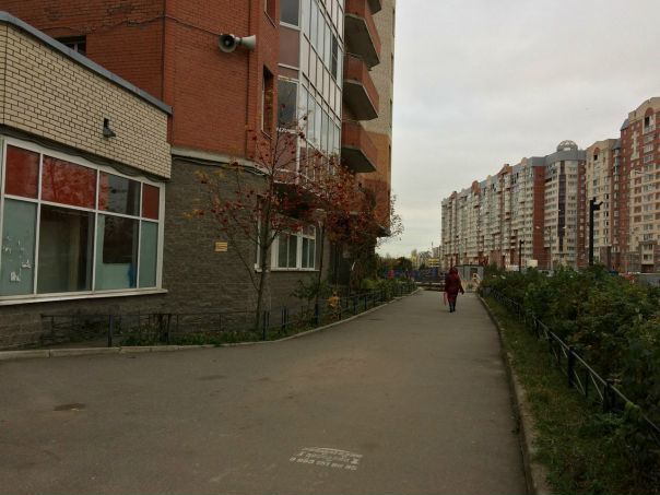 Новоколомяжский пр., 16<br><br>Выставлено на продажу хорошее нежилое помещение в густонаселенном квартале Приморского района.<br>Помещение не дворовое, смотрит на улицу. Высота потолков от 3.24 м, электроэнергия 66 кВа (возможно увеличение).<br>Соседнее помещение занимает МФЦ, что обеспечивает хороший пешеходный трафик, открытая планировка, парковочная зона. Возможно разделение всей площади на небольшие помещения для получения большего арендного потока.<br>42 000 000 руб. - фото Фото: Новоколомяжский пр., 16<br><br>Выставлено на продажу хорошее нежилое помещение в густонаселенном квартале Приморского района.<br>Помещение не дворовое, смотрит на улицу. Высота потолков от 3.24 м, электроэнергия 66 кВа (возможно увеличение).<br>Соседнее помещение занимает МФЦ, что обеспечивает хороший пешеходный трафик, открытая планировка, парковочная зона. Возможно разделение всей площади на небольшие помещения для получения большего арендного потока.<br>42 000 000 руб.