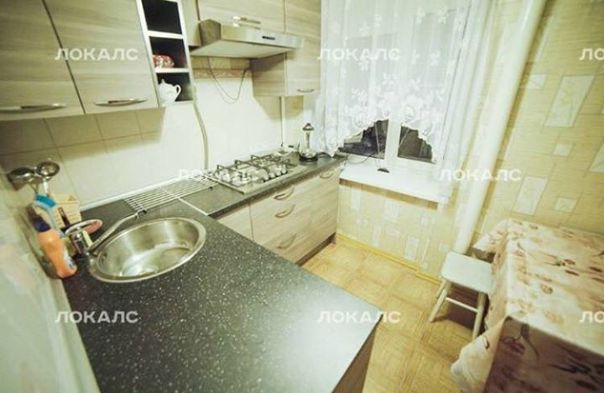 #мск 16 000 p.Сдается комната - м.Варшавская в 3-х комнатной квартире.<br>7 мин пешком от метро. Квартира после капитального ремонта, новая стиральная машина, плита, микроволновка, холодильник, ванная, двухспальный диван.<br>Имеются: новая гладильная доска, сушка, комплект посуды и кружек, сковородки/кастрюли и многое другое.<br>В 3 минутах продуктовый магазин, аптека, в 5 минутах магазин Дикси, а также в 10 минутах торговый центр ГУДЗОН, супермаркет ОКЕЙ и т.п.<br>Писать в лс<br>Просмотр возможен уже сейчас<br>Заезд с 1 марта<br><br>Открыть все контакты собственников на стене и получить приглашение к закрытой базе - 299 рублей в неделю можно через вкладку ТОВАРЫ или написав в СООБЩЕНИЯ СООБЩЕСТВА - фото Фото: #мск 16 000 p.Сдается комната - м.Варшавская в 3-х комнатной квартире.<br>7 мин пешком от метро. Квартира после капитального ремонта, новая стиральная машина, плита, микроволновка, холодильник, ванная, двухспальный диван.<br>Имеются: новая гладильная доска, сушка, комплект посуды и кружек, сковородки/кастрюли и многое другое.<br>В 3 минутах продуктовый магазин, аптека, в 5 минутах магазин Дикси, а также в 10 минутах торговый центр ГУДЗОН, супермаркет ОКЕЙ и т.п.<br>Писать в лс<br>Просмотр возможен уже сейчас<br>Заезд с 1 марта<br><br>Открыть все контакты собственников на стене и получить приглашение к закрытой базе - 299 рублей в неделю можно через вкладку ТОВАРЫ или написав в СООБЩЕНИЯ СООБЩЕСТВА