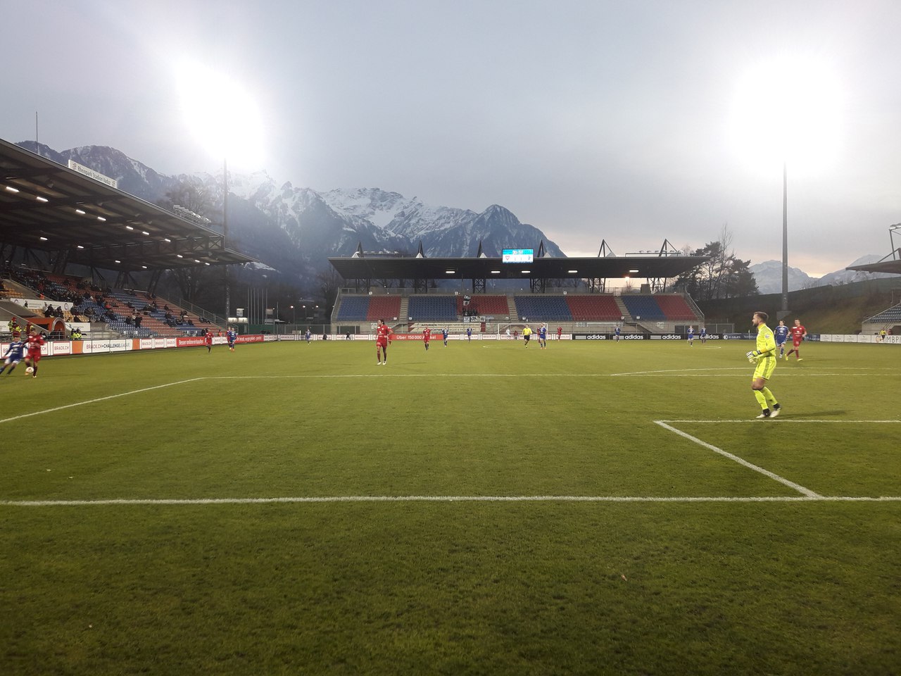 стадион Райнпарк в Вадуце на матче с Воленом
