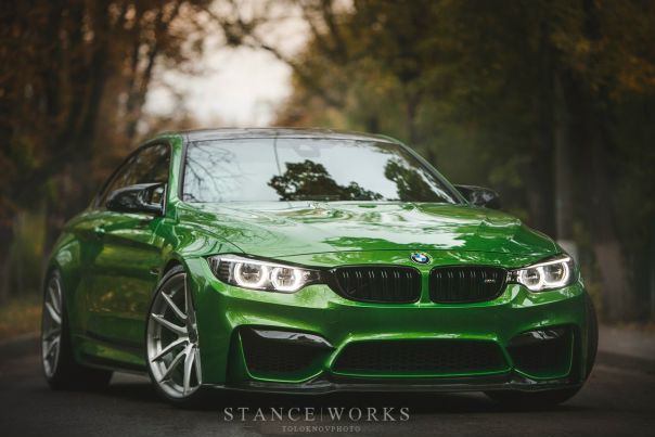 #BMW M4 Java Green Individual на дисках от HRE в дизайне P104
