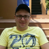 Михаил Жаров