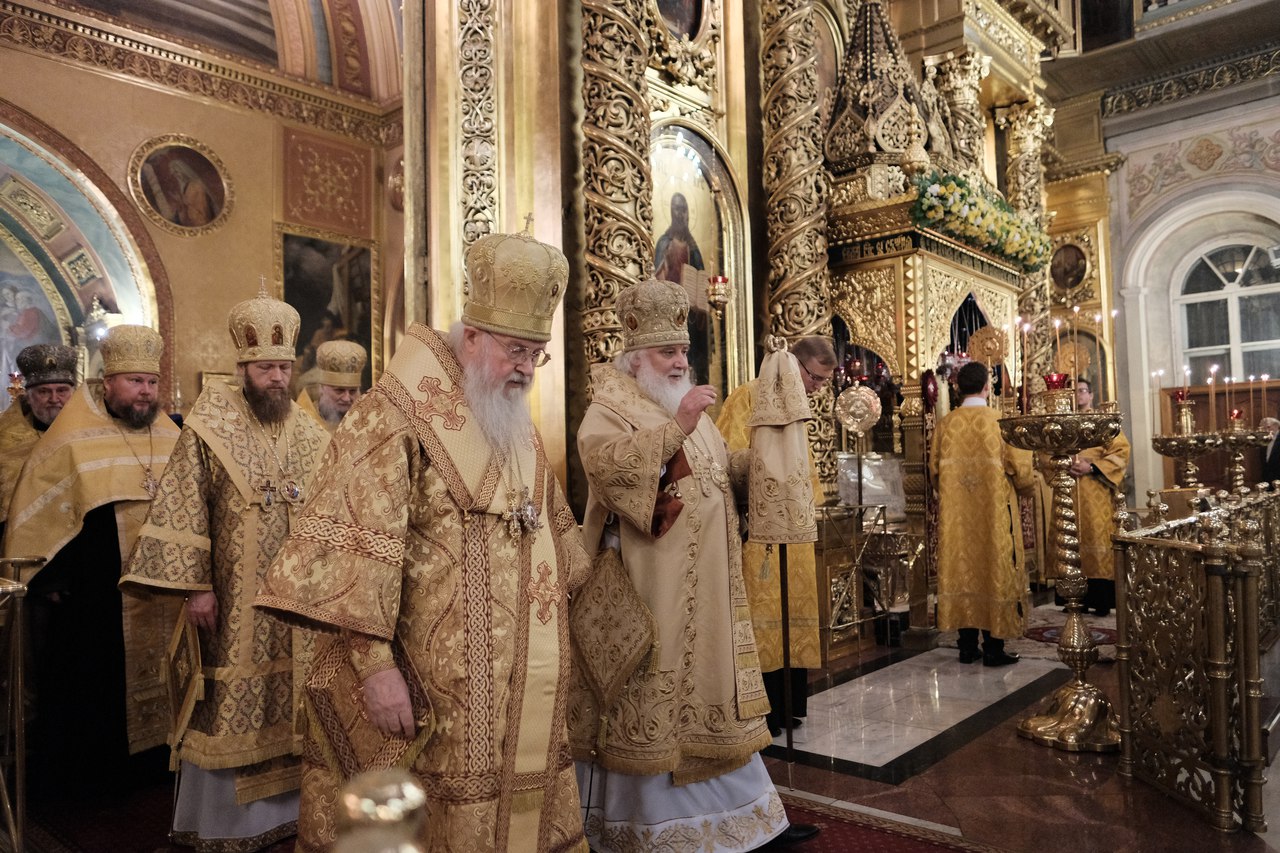Епископ Воскресенский Савва молился в Богоявленском кафедральном соборе г. Москвы