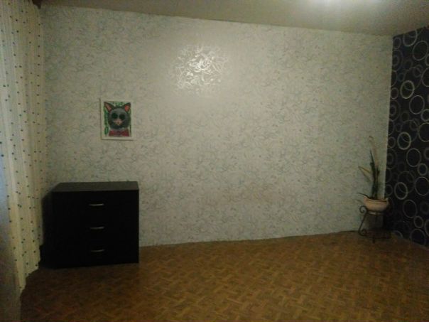 Квартира находится в спальном районе, детский сад,школа,магазины находятся в 2-х минутах ходьбы. Пешим шагом 10 минут до ЖД станции Павелецкого направления,10 минут на автобусе или же маршрутном такси до станции метро Пражская. Торговый развлекательный центр Калумбус у метро.<br>В квартире есть стиральная машинка,плита.<br>Квартира чистая,уютная,большая 54 кв.м.<br>Мебели по минимуму, нет мебели для сна и холодильника. <br><br>37000 т.рублей<br>Собственник.<br><br>Пишите в лс или звоните +79853694727 <br><br>р-н Бирюлёво Западное - фото Фото: Квартира находится в спальном районе, детский сад,школа,магазины находятся в 2-х минутах ходьбы. Пешим шагом 10 минут до ЖД станции Павелецкого направления,10 минут на автобусе или же маршрутном такси до станции метро Пражская. Торговый развлекательный центр Калумбус у метро.<br>В квартире есть стиральная машинка,плита.<br>Квартира чистая,уютная,большая 54 кв.м.<br>Мебели по минимуму, нет мебели для сна и холодильника. <br><br>37000 т.рублей<br>Собственник.<br><br>Пишите в лс или звоните +79853694727 <br><br>р-н Бирюлёво Западное