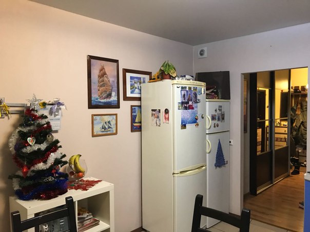 Фото: Внимание! Сдается комната!! Трёхкомнатная квартира, в квартире проживают семья с двумя детьми , и 2 девушки. Сдается комната девушке или двум девушкам от собственника без предоплат! Атмосфера дружная! Если у вас есть вопросы- пишите!Квартира находится в Красногорске( Павшинская пойма) <br>Подмосковный бульвар 4 <br>Метро мякинино , Тушинская <br>Комната 12м2 Цена 16 тыс + коммуналка.+79629532785 собственник Александр