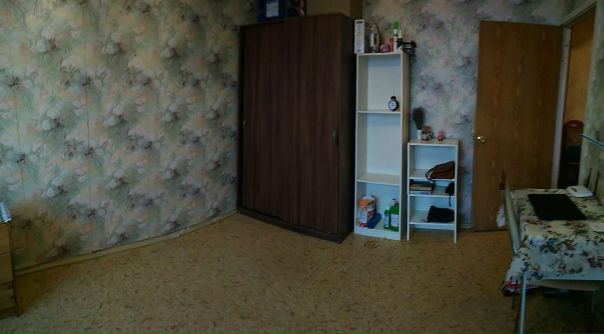 Фото: Ищу соседку для подселения в комнату. Квартира находится около станции метро Ясенево. От квартиры до метро 12 минут пешком. Стоимость 9 тыс. рублей в месяц+ коммунальные услуги 700 рублей в месяц. Есть залог 9 тысяч, который разбивается на два месяца. <br>Соседка когда съезжала забрала свое раскладное кресло и в комнате только одно спальное место. Было бы очень здорово если бы у вас был свой диван или кровать. В соседних комнатах живут девушки, которые появляются только по вечерам, так как работают. Все приветливые и дружелюбные. <br>Мне 23 года. Большую часть времени провожу на работе. Я спокойная и добрая. Животных не имею. Не курю.<br><br> Лаврова