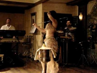 Bellydancing in Bahrein - Priscila Fontoura
