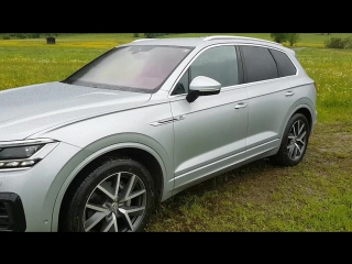 Новый Volkswagen Touareg: первое видео с тест-драйва