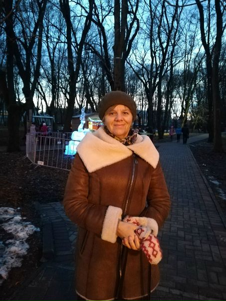 Добрый день! Мне 54 года, работаю инженером-сметчиком. Сниму квартиру до 30 тыс. Или комнату (до 17 тыс) по красной ветке или вблизи любой станции метро так, чтобы до Юго-Западной было ехать в пределах получаса. Если комната, то во второй желательно одна девушка. Необходимо хорошее жильё на длительный срок без комиссии.<br> Свиридова - фото Фото: Добрый день! Мне 54 года, работаю инженером-сметчиком. Сниму квартиру до 30 тыс. Или комнату (до 17 тыс) по красной ветке или вблизи любой станции метро так, чтобы до Юго-Западной было ехать в пределах получаса. Если комната, то во второй желательно одна девушка. Необходимо хорошее жильё на длительный срок без комиссии.<br> Свиридова
