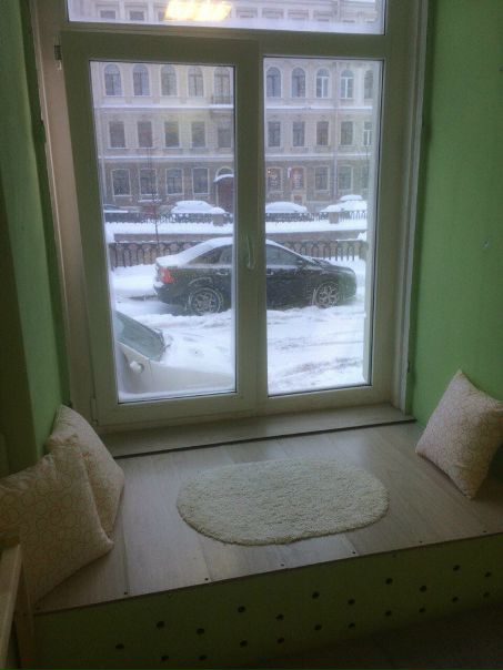 Сдам отличную уютную студию в центре города Санкт-Петербурге в доме на набережной канала Грибоедова, рядом с метро Адмиралтейская, Сенная площадь, Садовая, Спасская. <br>Все достопримечательности в пешей доступности: Адмиралтейство, Петропавловская крепость, Иссакиевская площадь, Дворцовая площадь, Казанский собор , Спас-на-крови, Летний сад, Гостиный двор<br>В квартире есть всё необходимое: двуспальная кровать , постельное белье, кухонный гарнитур, холодильник, микроволновка, чайник, посуда , фен, утюг, гладильная доска, телевизор, wi-fi<br>Все для вашего комфорта и удобства <br><br>Аренда от двух суток - 1000<br>Более 7 суток - 900<br><br>Телефон 89313635372 - фото Фото: Сдам отличную уютную студию в центре города Санкт-Петербурге в доме на набережной канала Грибоедова, рядом с метро Адмиралтейская, Сенная площадь, Садовая, Спасская. <br>Все достопримечательности в пешей доступности: Адмиралтейство, Петропавловская крепость, Иссакиевская площадь, Дворцовая площадь, Казанский собор , Спас-на-крови, Летний сад, Гостиный двор<br>В квартире есть всё необходимое: двуспальная кровать , постельное белье, кухонный гарнитур, холодильник, микроволновка, чайник, посуда , фен, утюг, гладильная доска, телевизор, wi-fi<br>Все для вашего комфорта и удобства <br><br>Аренда от двух суток - 1000<br>Более 7 суток - 900<br><br>Телефон 89313635372