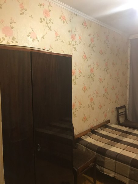 девочки привет)) переезжаю ближе к работе, в связи с этим ищу себе замену. Ищу девушку или 2-х девушек. Квартира 3-х комнатная м.Медведково, 7 минут пешком, комната не проходная, 3 месяца назад были поклеены новые обои. На первом этаже супермаркет, почта, через дорогу Сбербанк и куча магазинов. Цена 16 000 за комнату. Депозит 9 000 (возвращается при выезде). До 15.01 нужно оплатить за кол-во прожитых дней+депозит, а 15.01 оплата за полный месяц. Хозяин очень хороший, не тревожит, приходит за оплатой 15-го числа каждого месяца,.<br>СРОЧНО! Заезд сегодня-завтра-послезавтра. - фото Фото: девочки привет)) переезжаю ближе к работе, в связи с этим ищу себе замену. Ищу девушку или 2-х девушек. Квартира 3-х комнатная м.Медведково, 7 минут пешком, комната не проходная, 3 месяца назад были поклеены новые обои. На первом этаже супермаркет, почта, через дорогу Сбербанк и куча магазинов. Цена 16 000 за комнату. Депозит 9 000 (возвращается при выезде). До 15.01 нужно оплатить за кол-во прожитых дней+депозит, а 15.01 оплата за полный месяц. Хозяин очень хороший, не тревожит, приходит за оплатой 15-го числа каждого месяца,.<br>СРОЧНО! Заезд сегодня-завтра-послезавтра.