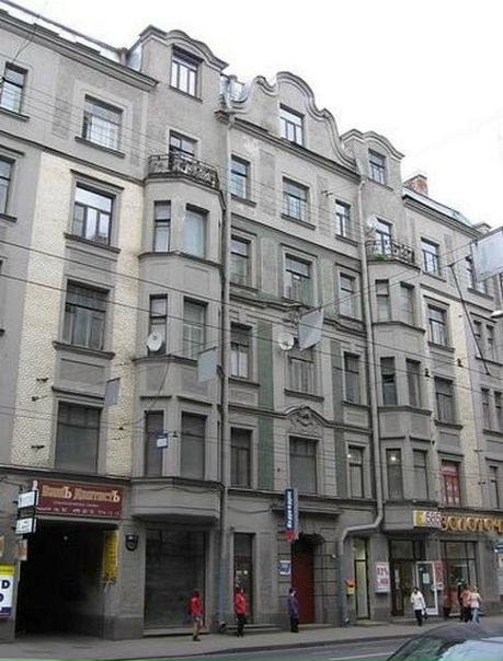 5-и к.кв. на Большом пр. Петроградки<br>Большой проспект П.С., 82<br><br>Квартира в прямой продаже, 1 собственник, более 3х лет.<br>Квартира требует ремонта.<br>Окна на восток, вид на крыши. Два входа: с Большого проспекта и со двора.<br>10,000,000. - фото Фото: 5-и к.кв. на Большом пр. Петроградки<br>Большой проспект П.С., 82<br><br>Квартира в прямой продаже, 1 собственник, более 3х лет.<br>Квартира требует ремонта.<br>Окна на восток, вид на крыши. Два входа: с Большого проспекта и со двора.<br>10,000,000.