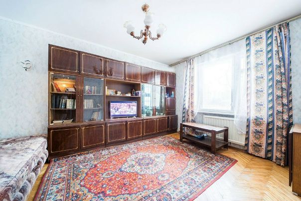 г. Санкт-Петербург<br><br>Доблести ул., 18к1<br><br>Продается двухкомнатная квартира в Красносельском районе.<br>Дом располагается в районе с развитой инфраструктурой. В окружении находятся 2 детских сада, школа и несколько магазинов. <br>Двор тихий, с детской площадкой и большим количеством парковочных мест.<br>Квартира с удобной планировкой. Имеет широкий коридор и крупные комнаты правильной формы. Санузел раздельный.<br>4 600 000 руб. - фото Фото: г. Санкт-Петербург<br><br>Доблести ул., 18к1<br><br>Продается двухкомнатная квартира в Красносельском районе.<br>Дом располагается в районе с развитой инфраструктурой. В окружении находятся 2 детских сада, школа и несколько магазинов. <br>Двор тихий, с детской площадкой и большим количеством парковочных мест.<br>Квартира с удобной планировкой. Имеет широкий коридор и крупные комнаты правильной формы. Санузел раздельный.<br>4 600 000 руб.