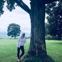 Анна Попова