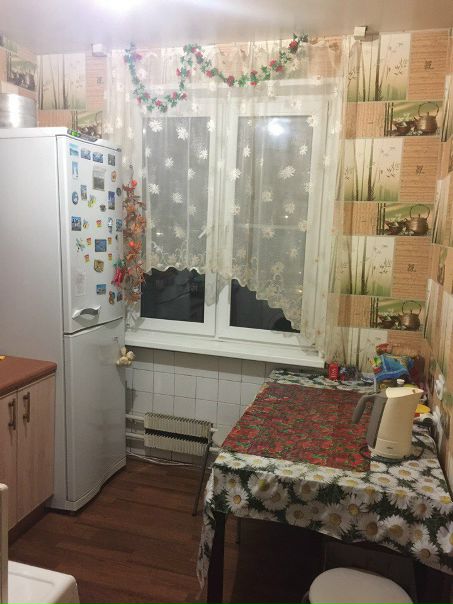 Подселение. Москва. Южная. <br>На подселение в комнату ищем некурящую девушку, комната в 3-х комнатной квартире, от метро ЮЖНАЯ 5 мин пешком, в квартире имеется всё для проживания. Оплата 10.500 по факту заселения, без залога и комиссии. Пишите в л.с. Комната для двоих! В каждой комнате проживает по две девочки, все русские. У нас не пьют и не курят, все дружные, живут уже давно. Если ты платежеспособная и чистоплотная то тебе к нам. Заселение хоть сегодня - фото Фото: Подселение. Москва. Южная. <br>На подселение в комнату ищем некурящую девушку, комната в 3-х комнатной квартире, от метро ЮЖНАЯ 5 мин пешком, в квартире имеется всё для проживания. Оплата 10.500 по факту заселения, без залога и комиссии. Пишите в л.с. Комната для двоих! В каждой комнате проживает по две девочки, все русские. У нас не пьют и не курят, все дружные, живут уже давно. Если ты платежеспособная и чистоплотная то тебе к нам. Заселение хоть сегодня