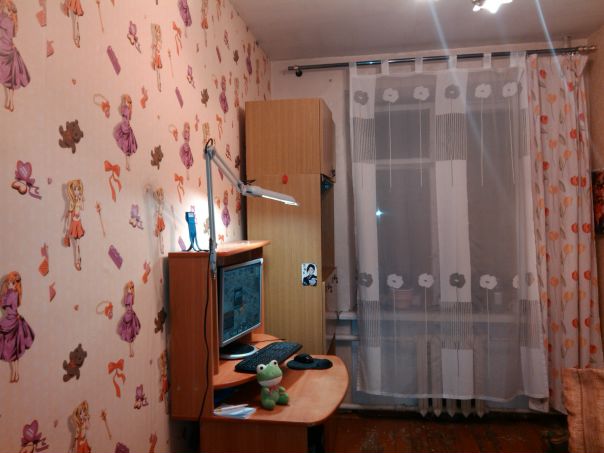 Собственник. <br> <br>Сдаю 1 комнату в 3х комнатной квартире. Сдаётся с 10 августа. Фото комнаты на моей странице. <br> <br>Стоимость: 13.000 рублей. <br>Без залога. <br>Без КУ. <br>Вода безлимитная. <br>Интернет беслатно. <br>Комната не проходная. <br> <br>В двух других комнатах живут только по 1 человеку (и не больше). <br>Проживают: В одной комнате девушка, в другой я. <br> <br>Адрес: Ул. Коровинское шоссе дом 29, 2 этаж5. Квартира 3х комнатная. <br> <br>Сдаётся для 1 девушки ! Двоим уже будет тесно. Гражданство РФ. У нас не принято водить компании и устраивать шум, все работаем дома просто отдыхаем в тишине. Никто никому не мешает!) <br> <br>Комната - в пятиэтажке стандартной планировки (2.4 х 3.7), по этому 2 людям просто будет тесно в комнате... (9 м.кв ). <br> <br>О квартире: Косметический ремонт. Есть стиральная машина, свч, wifi, шкаф, кровать, стулья, и прочая мебель, телевизор. <br> <br>Ближайшее метро: Селигерская. 10 минут транспортом. <br>Ховрино - 10 минут. Астоновка рядом с домом <br>Так же есть: <br>МЦК - Окружная (примерно 10 минут на автобусе днём) <br>Речной вокзал - 20 минут <br>Коровинское шоссе - 30 минут <br>Алтуфьевская - 20 минут <br> <br> - фото Фото: Собственник. <br> <br>Сдаю 1 комнату в 3х комнатной квартире. Сдаётся с 10 августа. Фото комнаты на моей странице. <br> <br>Стоимость: 13.000 рублей. <br>Без залога. <br>Без КУ. <br>Вода безлимитная. <br>Интернет беслатно. <br>Комната не проходная. <br> <br>В двух других комнатах живут только по 1 человеку (и не больше). <br>Проживают: В одной комнате девушка, в другой я. <br> <br>Адрес: Ул. Коровинское шоссе дом 29, 2 этаж5. Квартира 3х комнатная. <br> <br>Сдаётся для 1 девушки ! Двоим уже будет тесно. Гражданство РФ. У нас не принято водить компании и устраивать шум, все работаем дома просто отдыхаем в тишине. Никто никому не мешает!) <br> <br>Комната - в пятиэтажке стандартной планировки (2.4 х 3.7), по этому 2 людям просто будет тесно в комнате... (9 м.кв ). <br> <br>О квартире: Косметический ремонт. Есть стиральная машина, свч, wifi, шкаф, кровать, стулья, и прочая мебель, телевизор. <br> <br>Ближайшее метро: Селигерская. 10 минут транспортом. <br>Ховрино - 10 минут. Астоновка рядом с домом <br>Так же есть: <br>МЦК - Окружная (примерно 10 минут на автобусе днём) <br>Речной вокзал - 20 минут <br>Коровинское шоссе - 30 минут <br>Алтуфьевская - 20 минут <br> <br>
