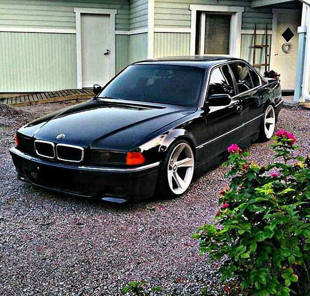 #BMW E38 