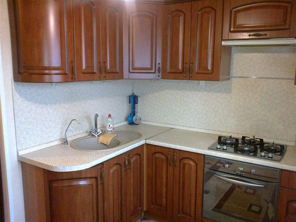 Продам 1 ккв. Прямая продажа. Просторная и уютная квартира у метро. Сделан ремонт - вкладываться в квартиру нет необходимости. Все необходимое для проживания имеется (холодильник, стиральная машина, диван, стенка, прихожая); рсу (кафель), большая комната прямоугольной формы, современная кухня со встроенной техникой, шпонированные двери, застекленная лоджия, кладовка. Сделана шумоизоляция. Квартира оборудована системой охраны. В квартире не курили. Окна выходят на тихий озелененный участок. Ухоженные парадные, придомовая территория, новый лифт. Всегда есть место для парковки. В 15 минутах ходьбы - ст.м. Купчино, 5 мин пешком до метро Дунайский проспект (открытие май-2018). Во дворе дома школа, отличная детская площадка. Рядом садики, магазины, фитнес клуб, детская спорт школа, сквер и церковь. Более 3-х лет. 4270000р <br>олеко дундича, ярослава гашека, дунайский, купчинская, будапештская, бухарестская, малая балканская, загребский, пловдиевская, карпатская - фото Фото: Продам 1 ккв. Прямая продажа. Просторная и уютная квартира у метро. Сделан ремонт - вкладываться в квартиру нет необходимости. Все необходимое для проживания имеется (холодильник, стиральная машина, диван, стенка, прихожая); рсу (кафель), большая комната прямоугольной формы, современная кухня со встроенной техникой, шпонированные двери, застекленная лоджия, кладовка. Сделана шумоизоляция. Квартира оборудована системой охраны. В квартире не курили. Окна выходят на тихий озелененный участок. Ухоженные парадные, придомовая территория, новый лифт. Всегда есть место для парковки. В 15 минутах ходьбы - ст.м. Купчино, 5 мин пешком до метро Дунайский проспект (открытие май-2018). Во дворе дома школа, отличная детская площадка. Рядом садики, магазины, фитнес клуб, детская спорт школа, сквер и церковь. Более 3-х лет. 4270000р <br>олеко дундича, ярослава гашека, дунайский, купчинская, будапештская, бухарестская, малая балканская, загребский, пловдиевская, карпатская