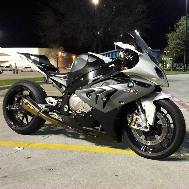 Слегка модифицированный #BMW S1000RR. 