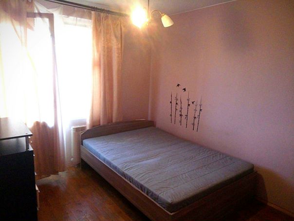 СРОЧНО!!! СОБСТВЕННИК!!! <br>Сдаю КОМНАТУ 10 м с балконом в 4х к. кв. до м. Пр. БОЛЬШЕВИКОВ 8 мин. пешком, Чудновского 8/4. Кирпичный дом, евроремонт, отличная квартира, тепло, уютно, есть все для комфортной жизни, wi-fi. Соседи тихие, спокойные, хорошие, молодые ребята: 1 девушка и 2 парня =) Ищем 1-2 соседей без животных до 30 лет)). 13000+ку+залог 7000. НЕ АГЕНТ!!!! <br>#сдаюпитер #сдаю_питер #сдамспб #сдам_спб #сдамкомнатуспб - фото Фото: СРОЧНО!!! СОБСТВЕННИК!!! <br>Сдаю КОМНАТУ 10 м с балконом в 4х к. кв. до м. Пр. БОЛЬШЕВИКОВ 8 мин. пешком, Чудновского 8/4. Кирпичный дом, евроремонт, отличная квартира, тепло, уютно, есть все для комфортной жизни, wi-fi. Соседи тихие, спокойные, хорошие, молодые ребята: 1 девушка и 2 парня =) Ищем 1-2 соседей без животных до 30 лет)). 13000+ку+залог 7000. НЕ АГЕНТ!!!! <br>#сдаюпитер #сдаю_питер #сдамспб #сдам_спб #сдамкомнатуспб