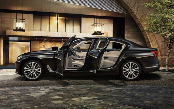 #BMW 730i