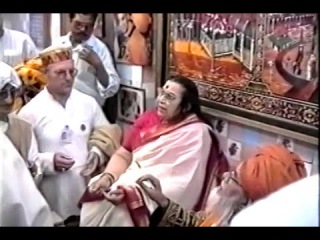 1993-0320 Visit to Nizamuddin Shrine, Part 1
