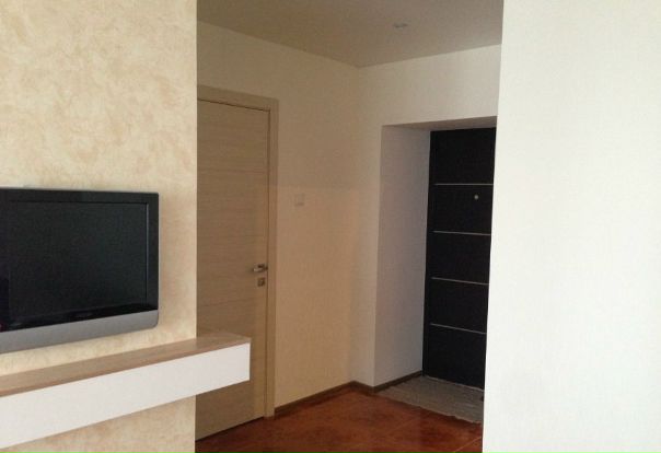 Фото: Тополиная,16 <br>Автозаводской 19-ый квартал <br>Метро: 12000 <br>Квартира студия в 19 квартале. Современный ремонт, новая мебель и техника. Оплата 12 тр + квитанция (3 тр) = 15 тыс руб. Залог 5 тр - возвращается при выезде.