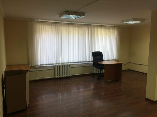 Сдаю помещение свободного назначения под офис,киносъемки,творческую мастерскую и пр.Рассмотрю любые варианты.1/16 цокольный этаж,отдельный вход с крыльцом,стационарный телефон,интернет,хороший ремонт,светлое просторное теплое помещение.Две комнаты 35 и 27 кв.м,кухня 15 кв.м,холл 20 кв.м,парковка у крыльца.Рядом метро Соколиная гора. 75000 руб.в м-ц + коммуналка.Тел. 8-964-507-36-48(Нина).Агентов прошу не беспокоить.<br> Кухтевич - фото Фото: Сдаю помещение свободного назначения под офис,киносъемки,творческую мастерскую и пр.Рассмотрю любые варианты.1/16 цокольный этаж,отдельный вход с крыльцом,стационарный телефон,интернет,хороший ремонт,светлое просторное теплое помещение.Две комнаты 35 и 27 кв.м,кухня 15 кв.м,холл 20 кв.м,парковка у крыльца.Рядом метро Соколиная гора. 75000 руб.в м-ц + коммуналка.Тел. 8-964-507-36-48(Нина).Агентов прошу не беспокоить.<br> Кухтевич