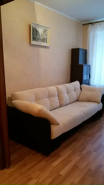Сдам квартиру БЕЗ КОМИССИИ!!!.НА Соколе, район Аэропорт. СОБСТВЕННИК.<br>2-к квартира 44м на 2 этаже 8-этажного кирп. дома<br>от метро Сокол - 8 минут пешком; ;ул Часовая; 26; 4416+ 14 ИЗОЛИРОВАННЫЕ кухня 7;окна во двор- тихо!!!шлагбаум, видеонаблюдение...Сдаю только славянам, гражданам РФ,не более 4-х человек, без животных.Предоплата за первый месяц проживания + депозит(возвращается при выезде) , БЕЗ КОМИССИИ,49000руб в месяц + оплата электроэнергии,,,,и водоснабжения, ,Оперативные показы, квартира свободна, заселение возможно в день просмотра.,,,Риэлторам, агентам НЕ ЗВОНИТЬ!!!8-985-481-70-47 - фото Фото: Сдам квартиру БЕЗ КОМИССИИ!!!.НА Соколе, район Аэропорт. СОБСТВЕННИК.<br>2-к квартира 44м на 2 этаже 8-этажного кирп. дома<br>от метро Сокол - 8 минут пешком; ;ул Часовая; 26; 4416+ 14 ИЗОЛИРОВАННЫЕ кухня 7;окна во двор- тихо!!!шлагбаум, видеонаблюдение...Сдаю только славянам, гражданам РФ,не более 4-х человек, без животных.Предоплата за первый месяц проживания + депозит(возвращается при выезде) , БЕЗ КОМИССИИ,49000руб в месяц + оплата электроэнергии,,,,и водоснабжения, ,Оперативные показы, квартира свободна, заселение возможно в день просмотра.,,,Риэлторам, агентам НЕ ЗВОНИТЬ!!!8-985-481-70-47