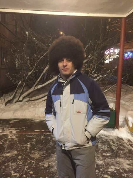 Фото: Кавказская папаха, натуральная овечья шерсть.<br>Цвета: чёрный и белый.<br>Качество высокое.<br>Цена: 1200<br>Доставка по России!