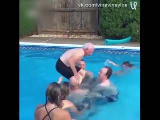 Дед сделал сальтуху