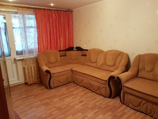 Фото: Бывают такие в жизни ситуации у девушек, что личная жизнь не клеится да и с жильем вдобавок проблемы. А еще бывает такое, что у парней все нормально с жильем, но на данный момент нет девушки, а хотелось бы найти. И парень то симпатичный, некурящий, почти не пьющий да еще и спортом занимается, любит гулять по культурным местам столицы. Деятельность у него вся в интернете - зарабатывает там, поэтому дома часто находится. Золото, а не мужик. Еще бы найти такую же 
