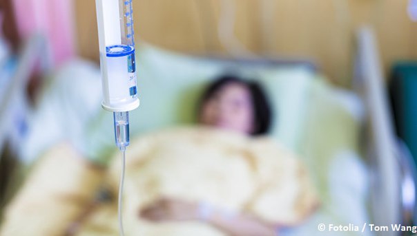 В Астрахани семь человек отравились спиртосодержащей жидкостью: 