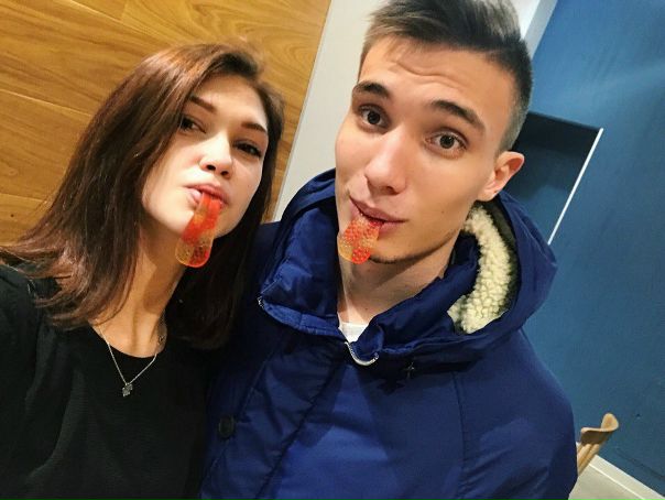 Добрый день! <br>Я и мой молодой человек (21 год) снимем однокомнатную квартиру/студию (в ближайшее время). <br>Планируем жилье на делительный срок (оба москвичи с регистрацией, просто хотим жить вместе), район нам не важен, главное – это близко к метро! <br>Мы чистоплотные, платежеспособные и имеем опыт работы более 3х лет (я HR- специалист, он IT- специалист), без вредных привычек и очень активные (футболист и танцовщица бальных танцев). Без детей и животных. <br>Цена: до 30000руб. <br>Ждем предложений в лс <br> Sidorova - фото Фото: Добрый день! <br>Я и мой молодой человек (21 год) снимем однокомнатную квартиру/студию (в ближайшее время). <br>Планируем жилье на делительный срок (оба москвичи с регистрацией, просто хотим жить вместе), район нам не важен, главное – это близко к метро! <br>Мы чистоплотные, платежеспособные и имеем опыт работы более 3х лет (я HR- специалист, он IT- специалист), без вредных привычек и очень активные (футболист и танцовщица бальных танцев). Без детей и животных. <br>Цена: до 30000руб. <br>Ждем предложений в лс <br> Sidorova