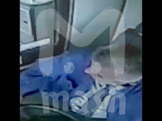 Видео из салона автобуса, протаранившего остановку в Москве