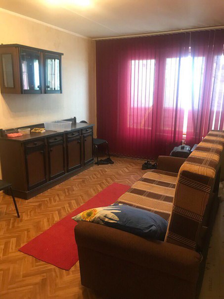 Фото: Срочно ! <br> Комната в двухкомнатной кВ, для одного человека . Актуально только для славян  , до 30 лет. 17,5 плюс свет вода по счётчикам . м.Рязанский проспект 5 мин.